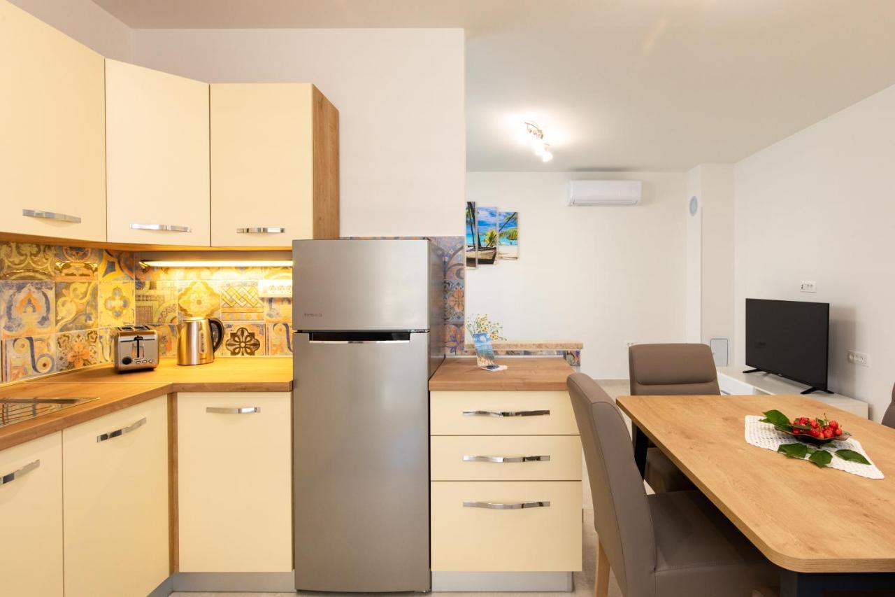 Apartman Ivona U Prizemlju Malinska Exterior photo